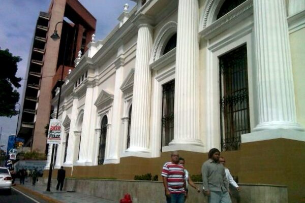 Imagen de referencia sobre política