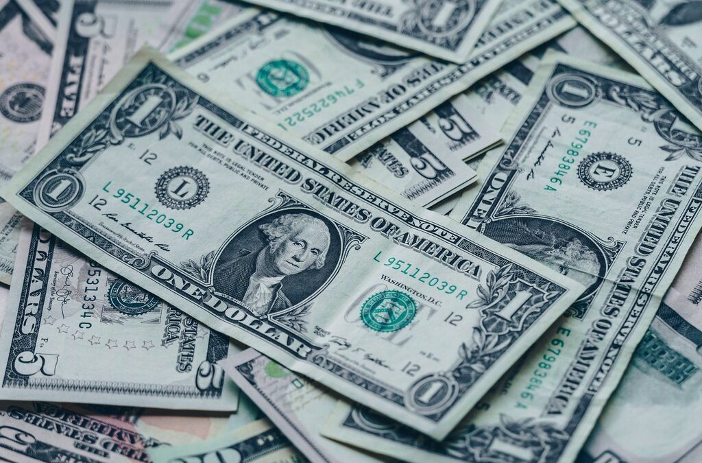 Banknotes cash currency - Credit to https://homegets.com/